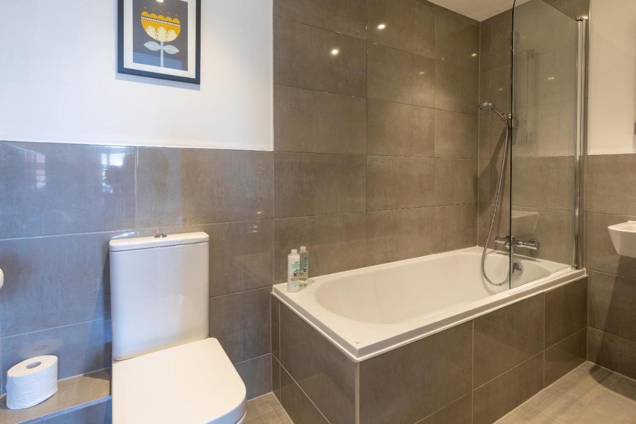 X-Large Two Bedroom & Two Bathroom Apartment With Free Evening Parking Southampton Exterior photo