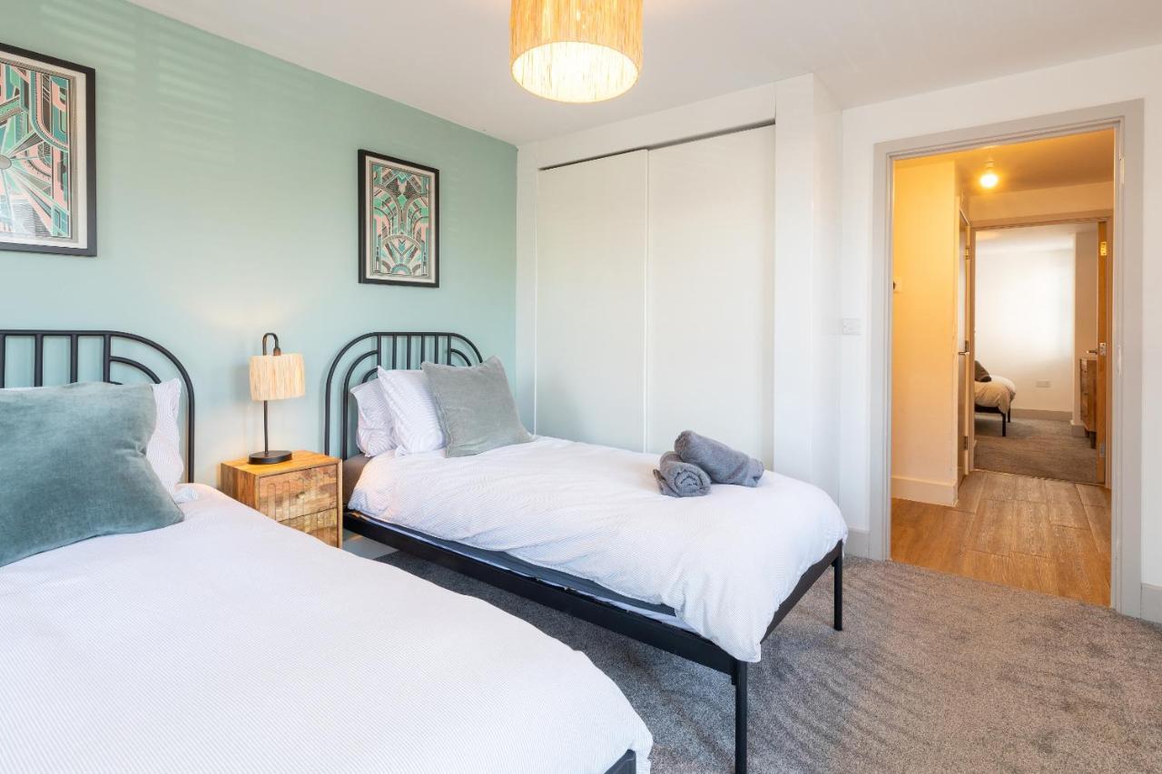 X-Large Two Bedroom & Two Bathroom Apartment With Free Evening Parking Southampton Exterior photo