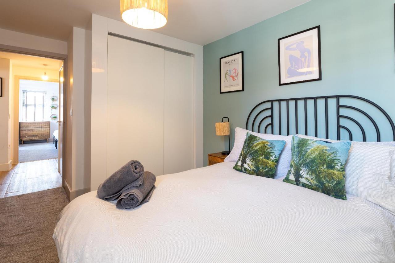 X-Large Two Bedroom & Two Bathroom Apartment With Free Evening Parking Southampton Exterior photo